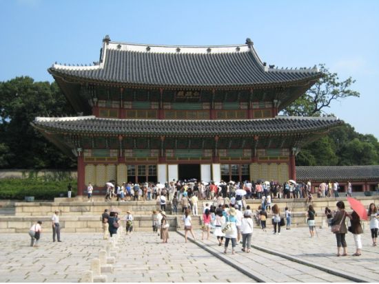 ソウル郊外観光ツアー　世界遺産・水原華城＋韓国民俗村　「宮廷女官チャングムの誓い」ロケ地を見学＜1日／日本語ガイド／選べる昼食付／明洞または市庁解散＞