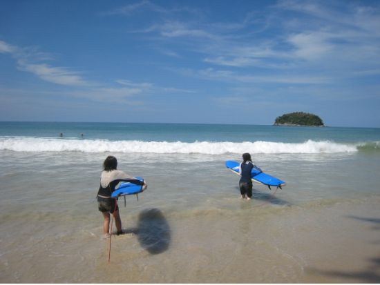 サーフィンスクール in カタビーチ周辺＜日本語／半日／ホテル送迎付き＞ by常夏屋