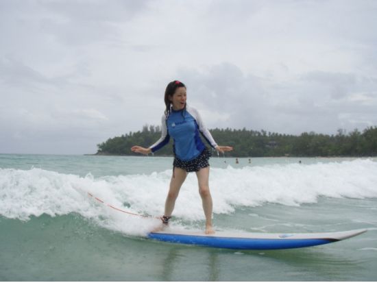 サーフィンスクール in カタビーチ周辺＜日本語／半日／ホテル送迎付き＞ by常夏屋