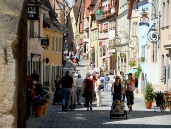 フランクフルト発 ローテンブルク日帰り観光ツアー ロマンティック街道の中世都市＜英語ドライバー＞