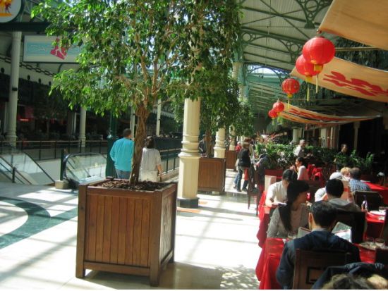 ラ・ヴァレ・ヴィラージュ(La Vallee Village) アウトレット 往復シャトルバス ＜午前または午後＞*当日予約OK