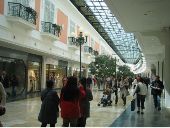 ラ・ヴァレ・ヴィラージュ(La Vallee Village) アウトレット 往復シャトルバス ＜午前または午後＞*当日予約OK