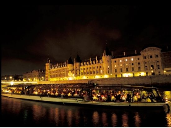 ムーランルージュ(Moulin Rouge) フレンチキャバレー＜セーヌ川クルーズ・エッフェル塔ディナー＞*当日予約OK