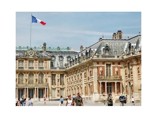 ベルサイユ宮殿 半日英語ツアー　宮殿への優先入場＆庭園見学付き ＜選べる出発時間／英語ガイド／エッフェル塔エリア発＞