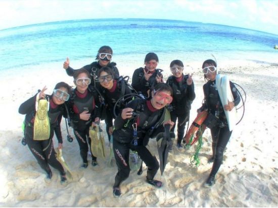 体験ダイビング☆ボートダイブではウミガメに会えるかも？！＜ビーチ＆ボート／1～2ダイブ＞by WANDERERS