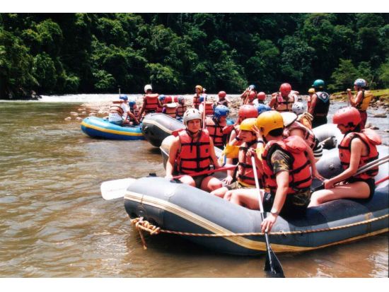 キウル川　ラフティングツアー ＜昼食付き／日本語ガイド／コタキナバル発＞