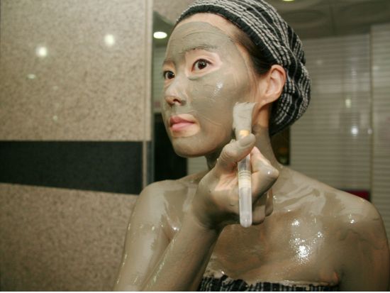 明洞花マッド汗蒸幕　ミネラルたっぷりの泥パックでお肌ツルツル＆ピカピカ！よもぎ蒸しorカッピングのサービス付き＜日本語OK／女性専用／乙支路3街駅1分＞