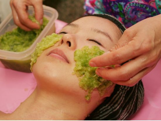 明洞花マッド汗蒸幕　ミネラルたっぷりの泥パックでお肌ツルツル＆ピカピカ！よもぎ蒸しorカッピングのサービス付き＜日本語OK／女性専用／乙支路3街駅1分＞