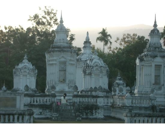 【チェンマイ発】古都チェンマイ半日(午前)市内観光ツアー☆チェンマイ市内の人気名所を半日で巡ります！＜午前／ホテル送迎付／日本語ガイド＞