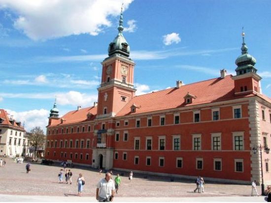 【空港送迎】ワルシャワ・ショパン空港 ⇔ ワルシャワ市内ホテル ＜貸切／日本語オプションあり＞