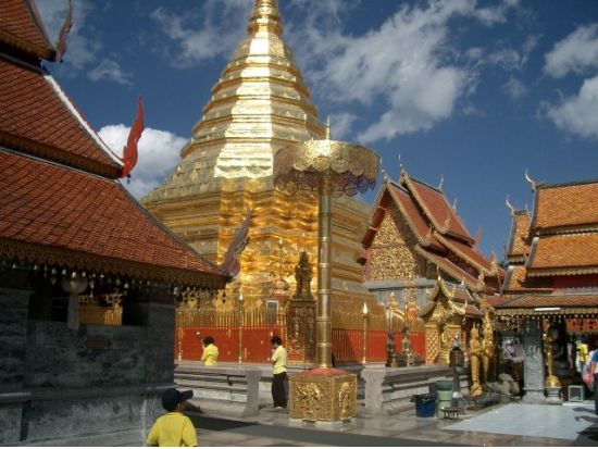 【チェンマイ発】古都チェンマイ市内観光＆タイ北部の山岳民族の村を訪問する1日充実ツアー＜終日／ホテル送迎付／日本語ガイド／人気カフェのタイ料理ランチ付＞