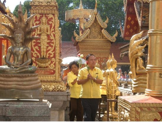 【チェンマイ発】古都チェンマイ市内観光＆タイ北部の山岳民族の村を訪問する1日充実ツアー＜終日／ホテル送迎付／日本語ガイド／人気カフェのタイ料理ランチ付＞