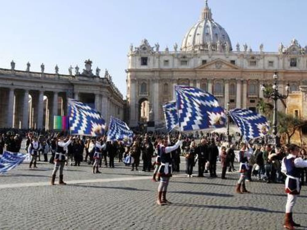 ローマでしか体験できない バチカン市国 法王の謁見半日観光ツアー 午前 英語 イタリア ローマ 旅行の観光 オプショナルツアー予約 Veltra ベルトラ