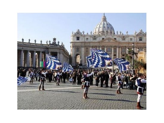 ローマでしか体験できない！バチカン市国 法王の謁見半日観光ツアー＜混載／午前／英語＞＊市内循環バスチケット付き