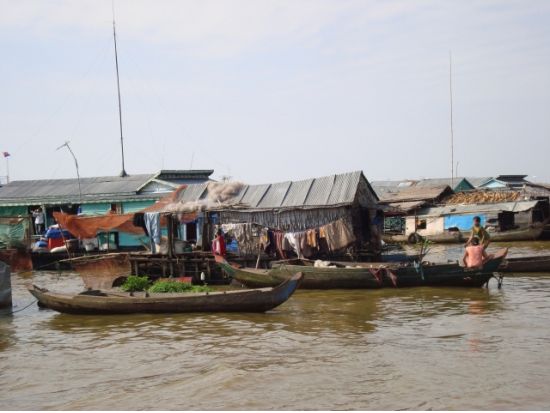 アンコール・ワット＋アンコール・トム＋タ・プローム3大遺跡観光ツアー　水上村観光＆牛車乗り体験 ＜貸切／日本語ガイド／昼食付き／1日＞