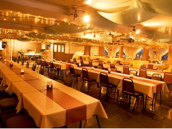 サンセットクルーズ　ライブミュージック＆多彩なディナー／サプライズ演出・記念日対応可／那覇埠頭発＞