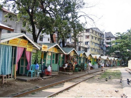 パゴダ＋インヤー湖 市内観光半日ツアー＜ヤンゴン発着／貸切チャーター／日本語ガイド＞