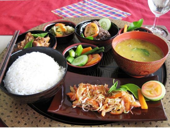 パゴダ＋インヤー湖 市内観光1日ツアー＜ヤンゴン発着／貸切チャーター／日本語ガイド＞