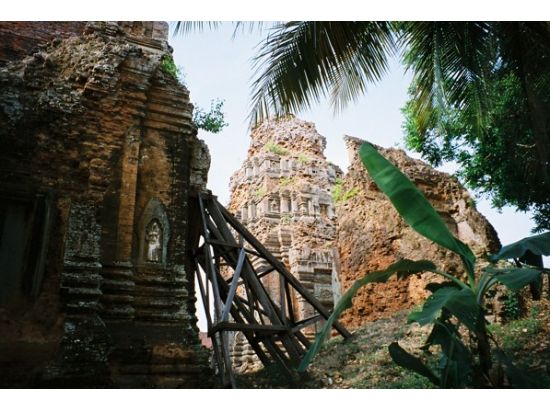 ロリュオス遺跡群半日チャーターツアー ＜貸切／日本語ガイド／シェムリアップ発＞