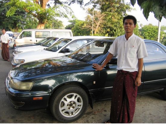 ヤンゴン市内を自由自在！貸切チャーター手配＜日本語ガイド/1日＞