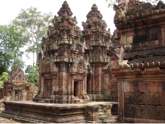 バンテアイ・スレイ遺跡を巡る　半日チャーターツアー＜貸切／シェムリアップ発＞