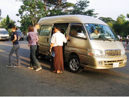 ヤンゴン市内を自由自在！貸切チャーター手配＜日本語ガイド/1日＞