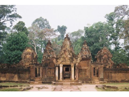 バンテアイ・スレイ遺跡を巡る　半日チャーターツアー＜貸切／シェムリアップ発＞