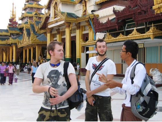 ヤンゴン市内を自由自在！貸切チャーター手配＜日本語ガイド/1日＞