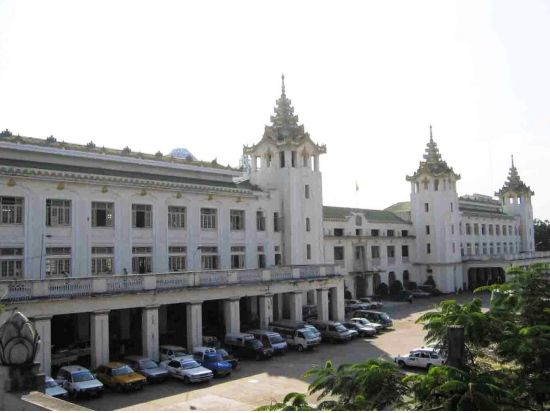 ヤンゴン市内を自由自在！貸切チャーター手配＜日本語ガイド/1日＞