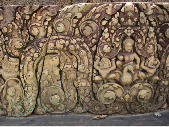 バンテアイ・スレイ遺跡を巡る　半日チャーターツアー＜貸切／シェムリアップ発＞