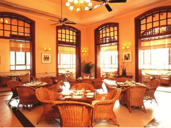 名門「ストランドホテル」 英国式アフタヌーンティーツアー＜ヤンゴン市内／貸切チャーター／日本語ガイド＞