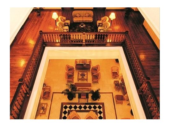 名門「ストランドホテル」 英国式アフタヌーンティーツアー＜ヤンゴン市内／貸切チャーター／日本語ガイド＞