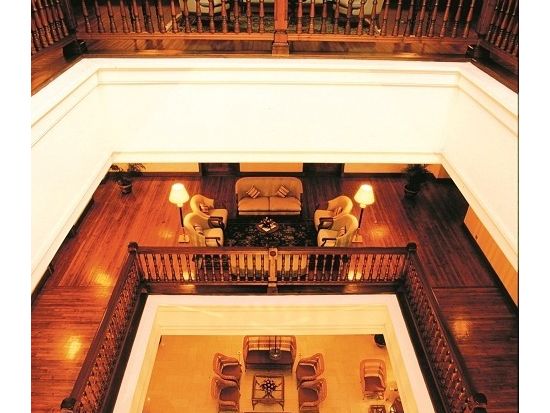 名門「ストランドホテル」 英国式アフタヌーンティーツアー＜ヤンゴン市内／貸切チャーター／日本語ガイド＞