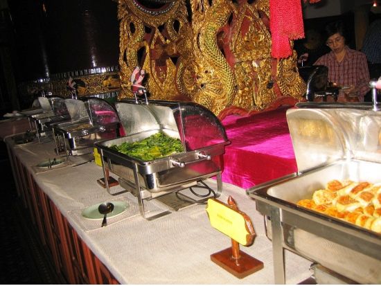 ミャンマー民族舞踊ショ―＋アジアンビュッフェディナーツアー＜ヤンゴン発着／日本語ガイド／貸切チャーター＞