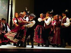 An entertaining folklore show