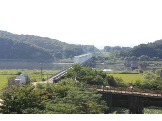 南北境界線（DMZ）1日ツアー　臨津閣＋自由の橋＋DMZゴンドラ＋オドゥ山統一展望台 + 戦争記念館＜火～日／日本語ガイド／ソウル発／昼食付＞