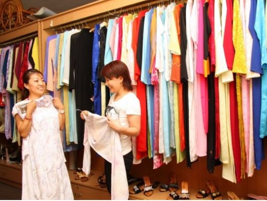 ホーチミン市内観光　アオザイ2着の試着＆ヘアメイク付き撮影体験！市内定番観光付き＜貸切／終日／現地ガイド(日本語可)／送迎付＞