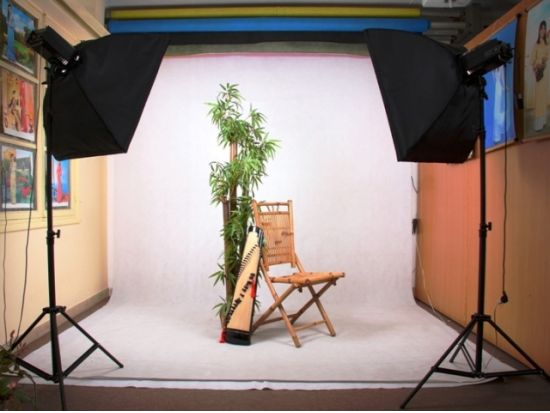 アオザイ変身写真館　ベトナム伝統衣装を着て記念撮影！（衣装2着・ヘアアレンジ＆メイク込）＜貸切／現地ガイド 日本語可／ホテル往復送迎付＞