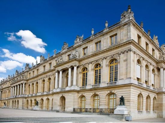 世界遺産ベルサイユ宮殿  日本語公認ガイド半日ツアー ランチ or ディナー付きプランあり ＜午前・午後／イヤホン付き／オペラエリア発＞ by Mybus