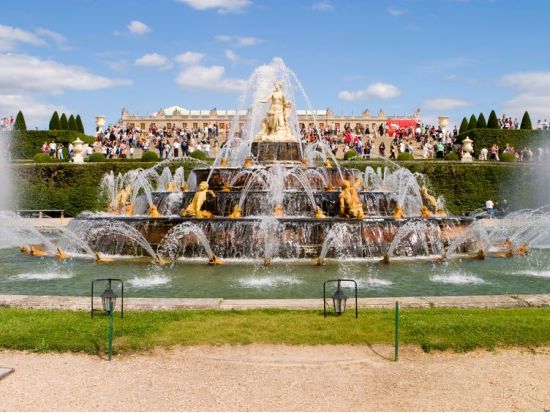 世界遺産ベルサイユ宮殿  日本語公認ガイド半日ツアー ランチ or ディナー付きプランあり ＜午前・午後／イヤホン付き／オペラエリア発＞ by Mybus