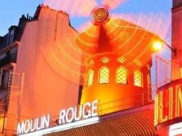 鮮やか　パリ　ムーランルージュ ムーラン・ルージュ-パリシティヴィジョン - PARISCityVISION