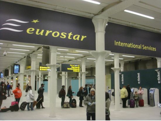 ロンドン発 パリ日帰りツアー　セーヌ川クルーズ＋乗り降り自由バスチケット付き＜ユーロスター利用＞