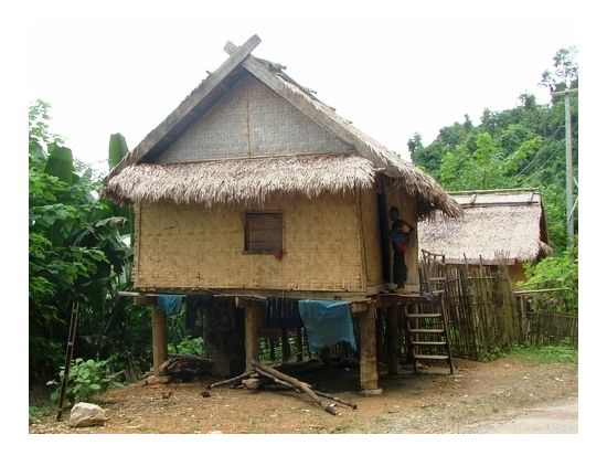 ラオスの地方村ウドムサイへ2泊3日の旅　多国間が味わえる独特な田舎町を探索！ ＜宿泊／日本語ガイド／交通費＆宿泊＆朝食付／ルアンパバーン発＞