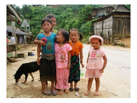 ラオスの地方村ウドムサイへ2泊3日の旅　多国間が味わえる独特な田舎町を探索！ ＜宿泊／日本語ガイド／交通費＆宿泊＆朝食付／ルアンパバーン発＞