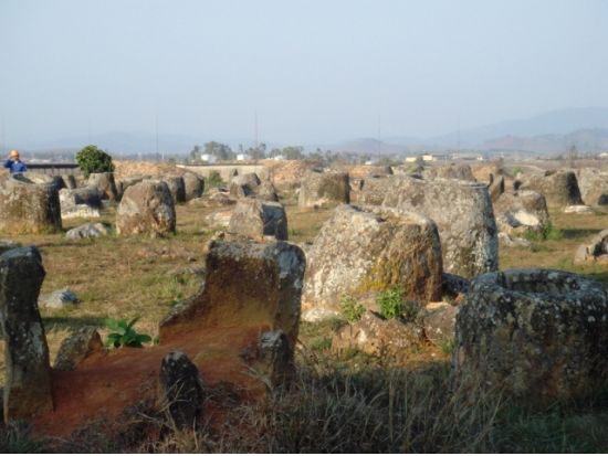 ラオス最大級のミステリースポット「シェンクワン」2泊3日  歴史好き＆冒険好きの人必見！ ＜宿泊／日本語ガイド／交通費＆宿泊＆朝食付／ルアンパバーン発＞