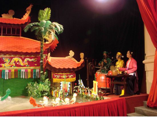 サイゴン・スカイデッキ展望台＆選べる体験 観光ツアー　シクロ乗車付き ＜夜／ホテル往復送迎付／現地ガイド(日本語可)／夕食付＞