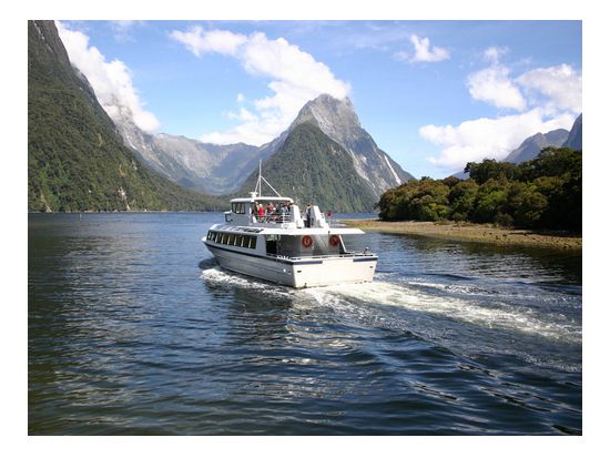 世界遺産フィヨルドランド国立公園 ミルフォード・サウンド クルーズツアー＜1日／英語ガイド／クイーンズタウン発着＞