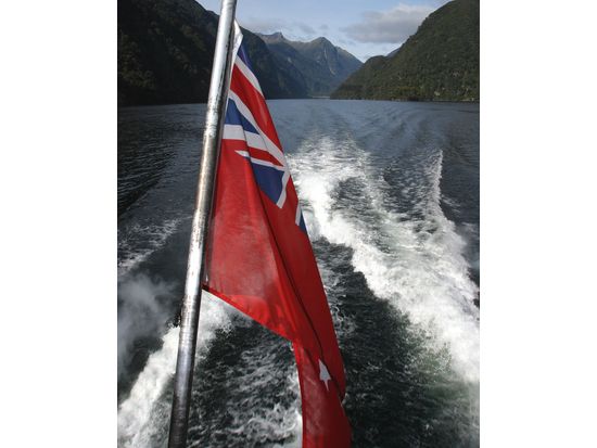 世界遺産フィヨルドランド国立公園　ダウトフルサウンド1日観光ツアー＜英語ガイド／クイーンズタウン発＞