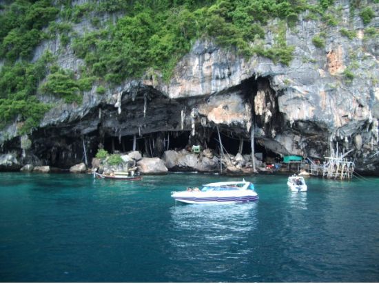 ピピ島日帰りクルーズ 選べるシート！ゴールドまたは一般 ピピ島でシュノーケル＜フェリー／日本語ガイド／ビュッフェランチ＞