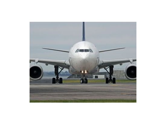 【空港送迎】ブカレスト空港（アンリ・コアンダ国際空港）⇔ ブカレスト市内ホテル＜貸切／英語ドライバー／日本語アシスタント付選択可＞